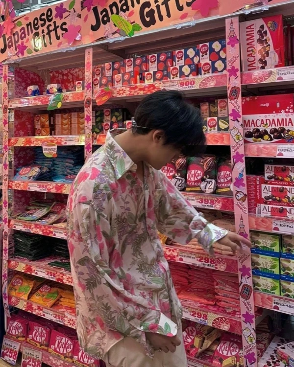 Beige And Pink Floral Shirt | Mingyu - Seventeen 8 Beige And Pink Floral Shirt | Mingyu - Seventeen - Image 6