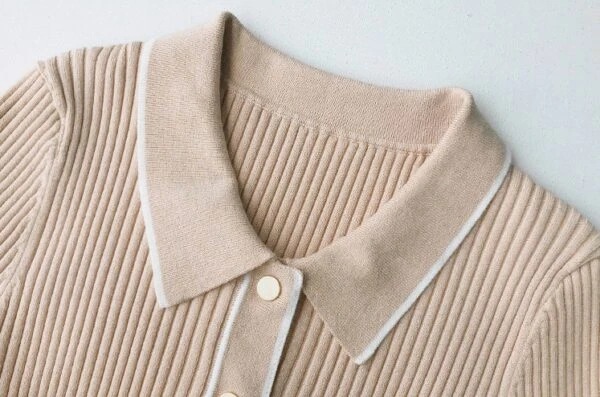 Beige Rib Knit Short Sleeve Polo Shirt | Jennie - Blackpink 4 Beige Rib Knit Short Sleeve Polo Shirt | Jennie - Blackpink - Image 2