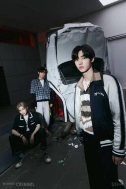 Black Button-Down Shirt With Lined Collar | Sunoo - Enhypen -Diva s Closet Black Button Down Shirt With Lined Collar Sunoo Enhypen 2 600x900 1