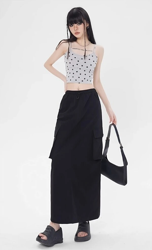 Black Cargo-Style Midi Skirt | Hanni - NewJeans 4 Black Cargo-Style Midi Skirt | Hanni - NewJeans - Image 2