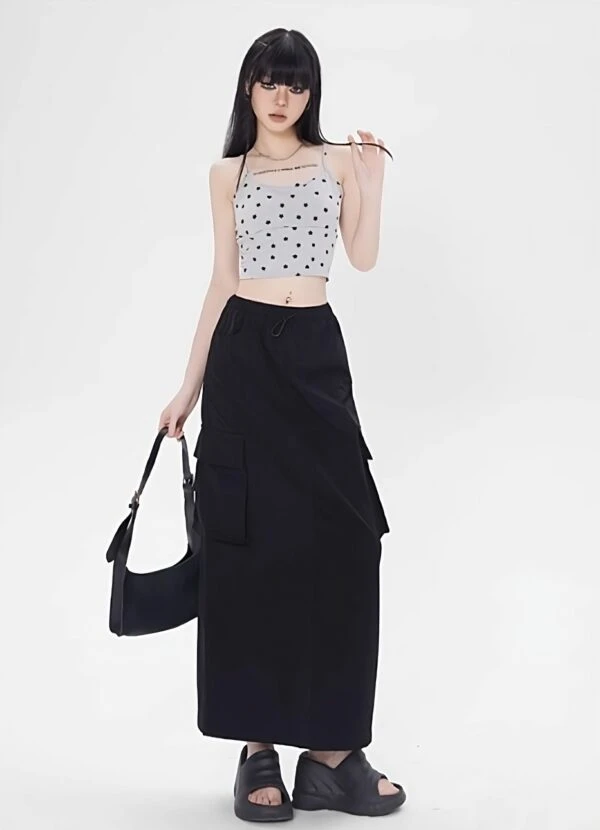 Black Cargo-Style Midi Skirt | Hanni - NewJeans 5 Black Cargo-Style Midi Skirt | Hanni - NewJeans - Image 3