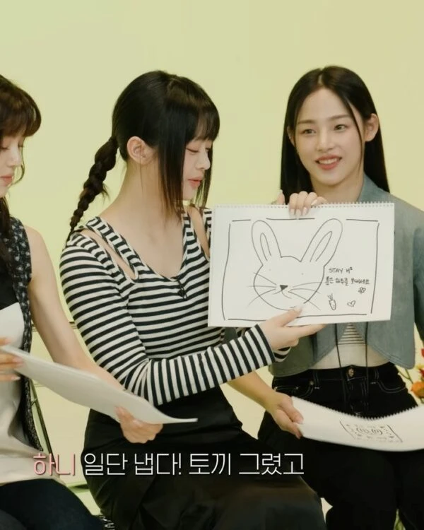 Black Cargo-Style Midi Skirt | Hanni - NewJeans 9 Black Cargo-Style Midi Skirt | Hanni - NewJeans - Image 7