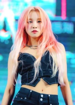 Black Denim Bustier Belted Crop Top | Yuqi - (G)I-DLE -Diva s Closet Black Denim Bustier Belted Crop Top Yuqi GI DLE 2 600x840 1