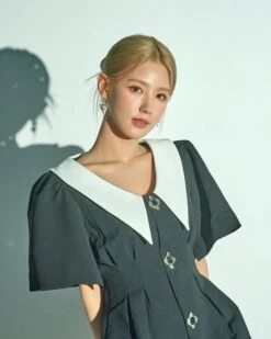 Black French Collared Dress | Miyeon - (G)I-DLE 19 Black French Collared Dress | Miyeon - (G)I-DLE -Diva s Closet Black French Collared Dress Miyeon GI DLE 2 600x750 1