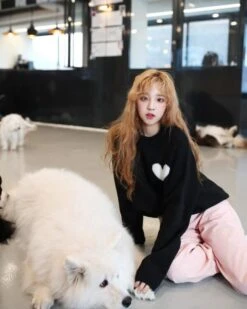 Black Heart Crossed-Back Sweatshirt | Yuqi - (G)I-DLE 25 Black Heart Crossed-Back Sweatshirt | Yuqi - (G)I-DLE -Diva s Closet Black Heart Crossed Back Sweatshirt Yuqi GI DLE 600x750 1