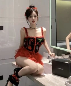 Black Knitted Fruit Crop Top | Jennie - BlackPink -Diva s Closet Black Knitted Fruit Crop Top Jennie BlackPink 4 600x725 1