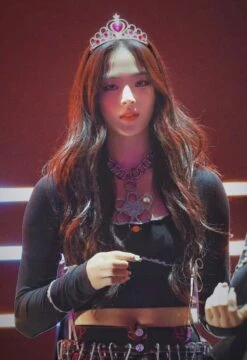 Black Mini Rose Lace Linings Top | Minji - NewJeans -Diva s Closet Black Mini Rose Lace Linings Top Minji NewJeans Idol 1 scaled 600x874 1