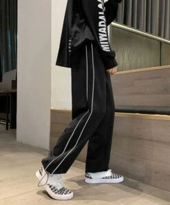 Black Pants With White Linings | Jay - Enhypen -Diva s Closet Black Pants With White Linings Jay Enhypen 6 600x722 1