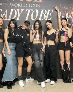 Black Ripped Knee Jeans | Sana - Twice -Diva s Closet Black Ripped Knee Jeans Sana Twice Idol 600x750 1