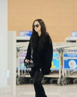 Black Velvet Oversized Hoodie | Giselle - Aespa -Diva s Closet Black Velvet Oversized Hoodie Giselle Aespa inspi 600x750 1