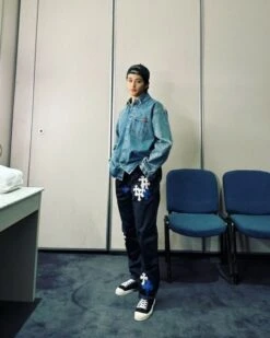 Black Wide Leg Pants With Blue Cross Details | Mark - NCT -Diva s Closet Black Wide Leg Pants With Blue Cross Details Mark NCT Idol 2 600x750 1