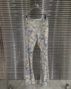 Blue Artsy Floral Pants | Jennie - BlackPink -Diva s Closet Blue Artsy Floral Pants Jennie BlackPink 2 600x745 1