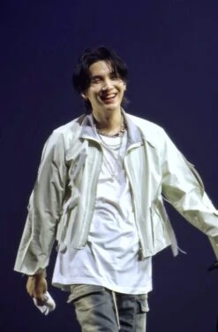 Blue Gradient Washed Cargo-Style Jeans | Suga - BTS -Diva s Closet Blue Gradient Washed Denim Cargo Style Jeans Suga BTS inspi 1 600x910 1