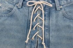 Blue Laced-Up Segmented Jeans | Eunchae - Le Sserafim -Diva s Closet Blue Laced Up Segmented Jeans Eunchae Le Sserafim 5 600x400 1