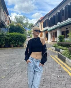 Blue Straight-Cut Jeans With Patched Details | Minnie - (G)I-DLE -Diva s Closet Blue Straight Cut Jeans With Patched Details Minnie GI DLE 2 600x749 1
