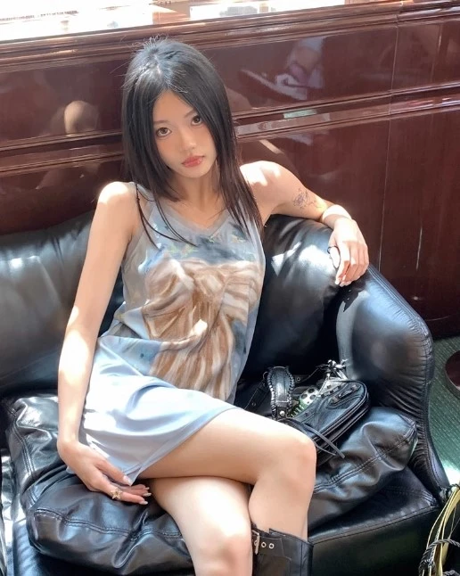 Blue Vintage Ribbon Dress | Jennie - BlackPink 12 Blue Vintage Ribbon Dress | Jennie - BlackPink - Image 10