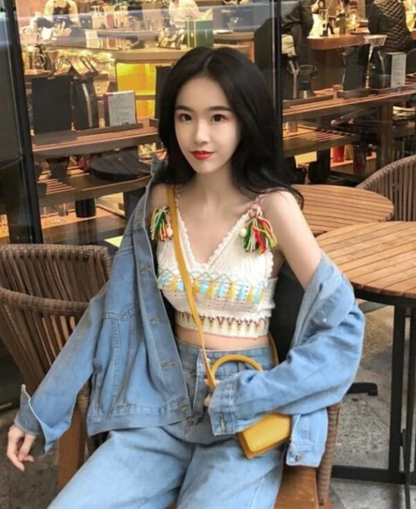 White Bohemian Lace Crop Top | Chung Ha 7 White Bohemian Lace Crop Top | Chung Ha - Image 5