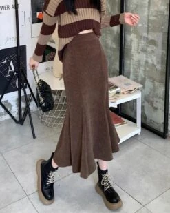 Brown Mermaid Midi Skirt | Hanni - NewJeans -Diva s Closet Brown Mermaid Midi Skirt Hanni NewJeans 11 600x750 1