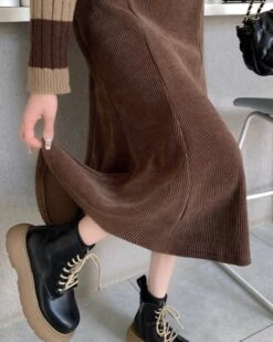 Brown Mermaid Midi Skirt | Hanni - NewJeans -Diva s Closet Brown Mermaid Midi Skirt Hanni NewJeans 4 600x750 1