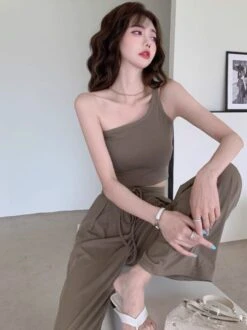 Front Page 15 Front Page -Diva s Closet Brown One Shoulder Crop Top Jisoo BlackPink 3 600x802 1