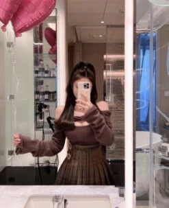 Front Page 28 Front Page -Diva s Closet Brown Plaid Double Buckle Skirt Wonyoung IVE 5 600x736 1