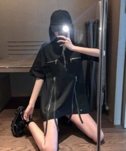 Black Zipper Polo Shirt | Changbin - Stray Kids -Diva s Closet Changbin Stray Kids Black Zipper Shirt 19 600x718 1