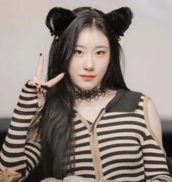 Creamy White Striped Arm Cut-Out Crop Top | Chaeryeong - ITZY -Diva s Closet Creamy White Striped Arm Cut Out Crop Top Chaeryeong ITZY inspi 2 600x636 1