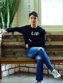 Black "S-LIP" Print Sweatshirt | D.O. - EXO -Diva s Closet D.O. EXO Black S LIP Print Sweatshirt 2 e1689150456571 600x790 1