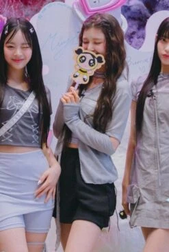 Black Big Pocket Mini Skirt | Danielle - NewJeans -Diva s Closet Danielle NewJeans Black Big Pocket Mini Skirt 1