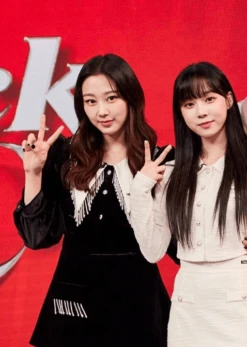 Black Bead Tassel Velvet Blouse And Skort Set | Giselle - Aespa -Diva s Closet Giselle Aespa Black Bead Tassel Velvet Blouse and Skort Set 1