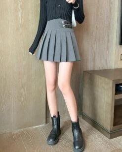 Grey Buckled Pleated Skirt | Winter - Aespa 14 Grey Buckled Pleated Skirt | Winter - Aespa -Diva s Closet Grey Buckled Pleated Skirt Winter Aespa 2 3 600x750 1