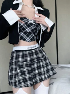 Black And White Grid Tube Top | Haerin - NewJeans -Diva s Closet Haerin NewJeans Black White Grid Tube Top 4 600x800 1