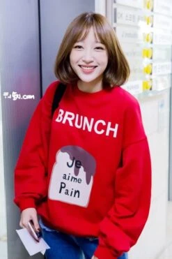Red Brunch Sweatshirt | Hani - EXID -Diva s Closet Hani Brunch Sweater inspiration 1