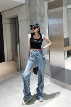 Blue Inner Cut-Out Ringed Denim Jeans | Wheein - Mamamoo -Diva s Closet Hweein Inner Cut out Ringed Denim Jeans 3 600x902 1