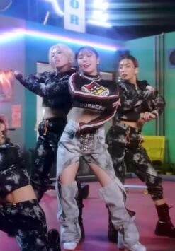 Blue Inner Cut-Out Ringed Denim Jeans | Wheein - Mamamoo -Diva s Closet Hweein Inner Cut out Ringed Denim Jeans Inspiration 1 600x863 1