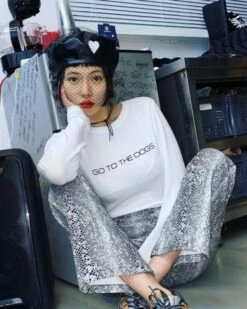 White Go To The Dogs Long Sleeve Crop Top | Hyuna -Diva s Closet Hyuna Go To The Dogs Long Sleeve Crop Top 4 600x750 1
