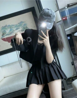 Beige Pleated Mini Skirt | Hyuna -Diva s Closet Hyuna Pleated Khaki Mini Skirt 6 e1612961942311 600x762 1