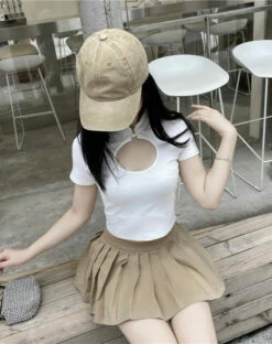Beige Pleated Mini Skirt | Hyuna -Diva s Closet Hyuna Pleated Khaki Mini Skirt 8 e1612961918575 600x759 1