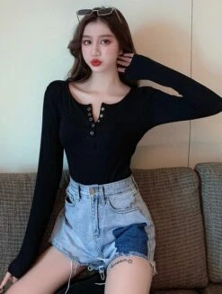 Black Tight-Fitting Long Sleeve Button Top | Hyuna -Diva s Closet Hyuna Tight Fitting Long Sleeve Button Top 35 e1643779082814 600x793 1