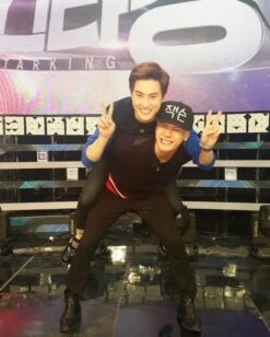 Black Stars And Stripes Sweatshirt | Jackson - GOT7 -Diva s Closet Jackson GOT7 Black Stars And Stripes Sweater 2 600x749 1