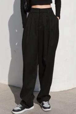 Black Wide Fit Pants | Jay - Enhypen -Diva s Closet Jay Enhypen Black Wide Fit Pants 48 600x892 1