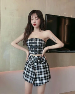 Black And White Plaid Tube Crop Top | Jennie - BlackPink -Diva s Closet Jennie Black and White Plaid Tube Top and Skirt 11 e1643962002286 600x759 1