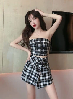 Black And White Plaid Tube Crop Top | Jennie - BlackPink -Diva s Closet Jennie Black and White Plaid Tube Top and Skirt 9 e1643962025571