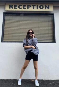 Black And White Checkered Shirt | Jennie - BlackPink 14 Black And White Checkered Shirt | Jennie - BlackPink -Diva s Closet Jennie BlackPink Black And White Checkered Shirt 4 600x880 1