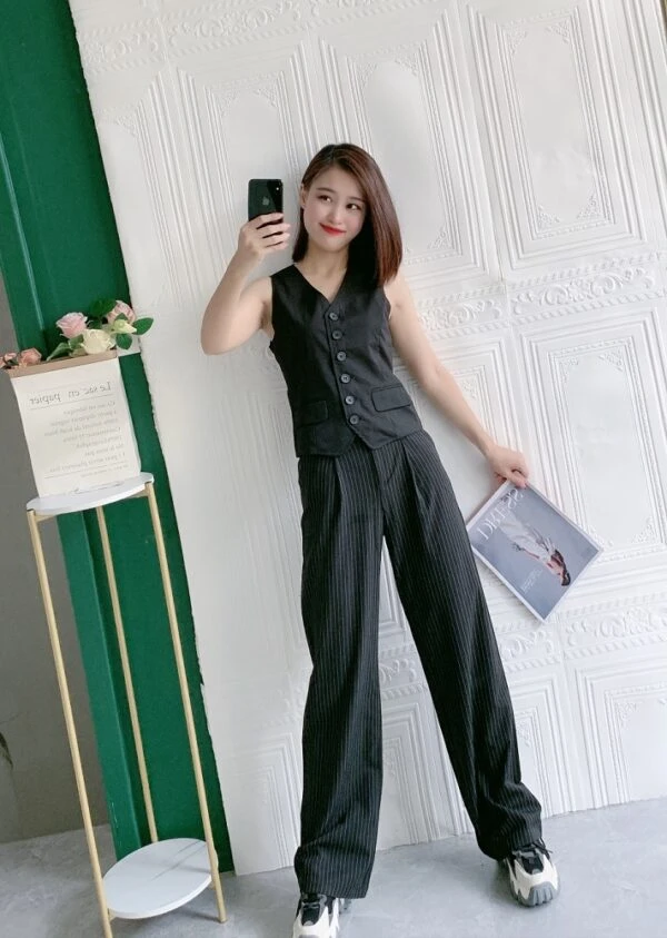 Black Pants With Stripes | Jennie - BlackPink 5 Black Pants With Stripes | Jennie - BlackPink - Image 3