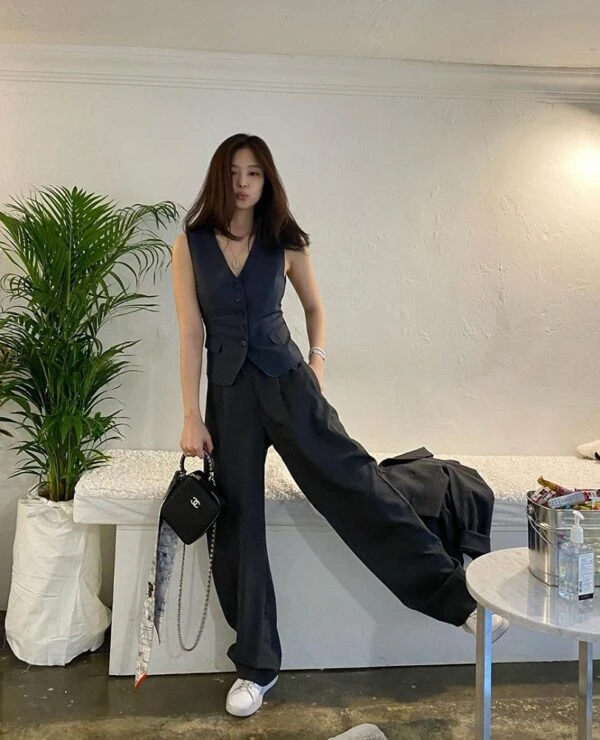 Black Pants With Stripes | Jennie - BlackPink 14 Black Pants With Stripes | Jennie - BlackPink - Image 12