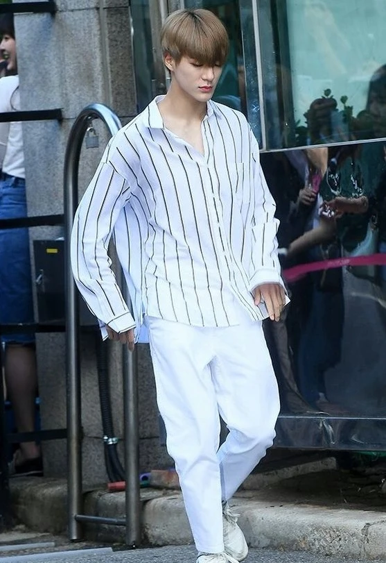 White Stripe Patterned Shirt | Jeno - NCT 9 White Stripe Patterned Shirt | Jeno - NCT - Image 7