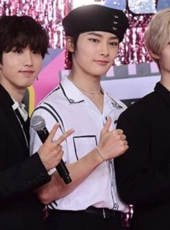 White Cartoon Short Sleeve Shirt | Jeongin - Stray Kids -Diva s Closet Jeongin Stray Kids White Cartoon Short Sleeve Shirt 1