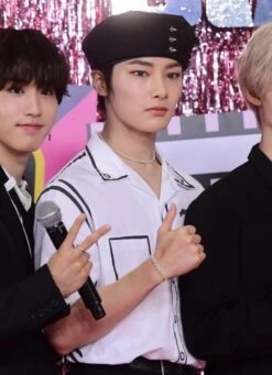 White Cartoon Short Sleeve Shirt | Jeongin - Stray Kids -Diva s Closet Jeongin Stray Kids White Cartoon Short Sleeve Shirt 2