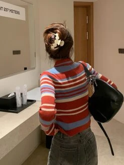 Red Striped Collared Polo Shirt | Jisoo - BlackPink -Diva s Closet Jisoo BlackPink Red Striped Collared Sweater 4